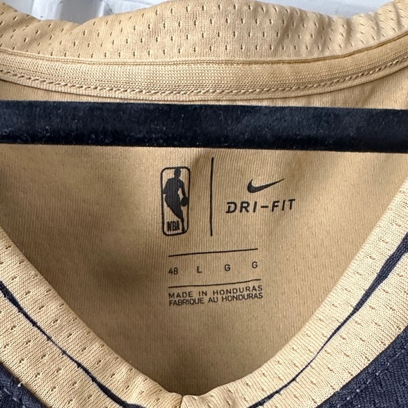 Toronto Raptors Jersey - Picture 3 of 4